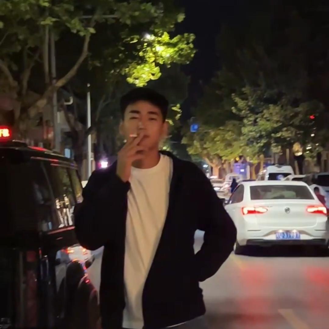 “刘喆”