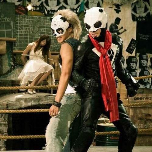 苹果树下的小草