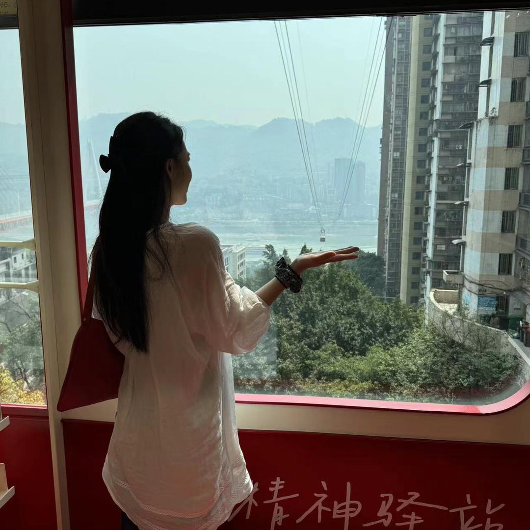 吾悦广场HEY GIRL韩国女装