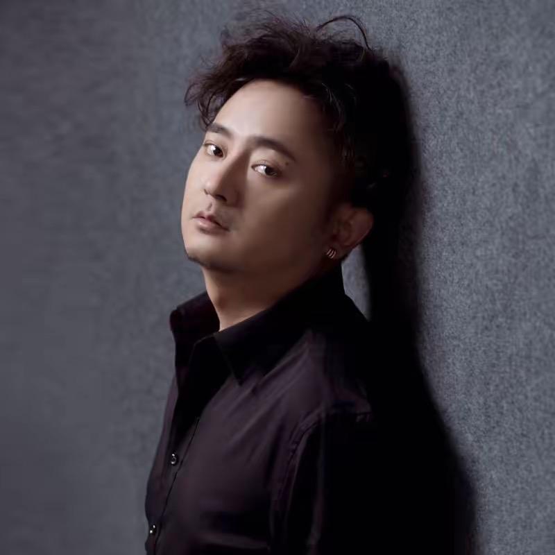 瞿龙