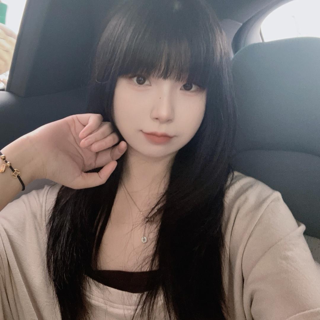 虎牙尖尖❤️酒窝甜甜💚