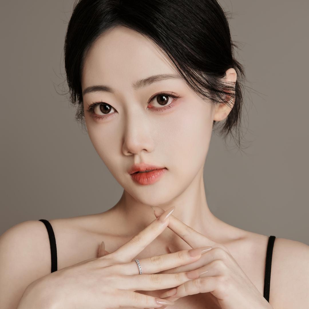Lee李