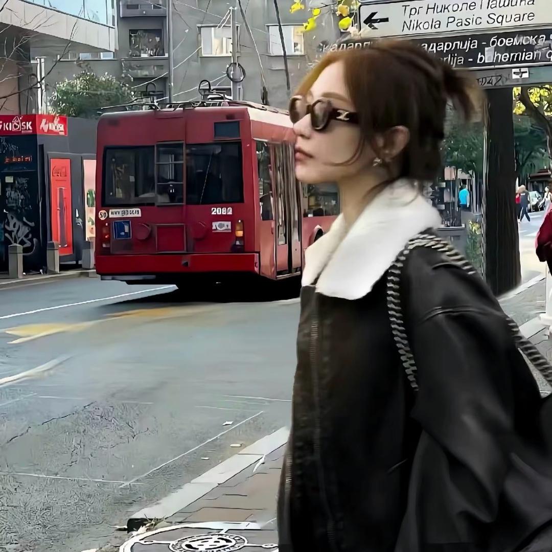 满猴子我腚最红