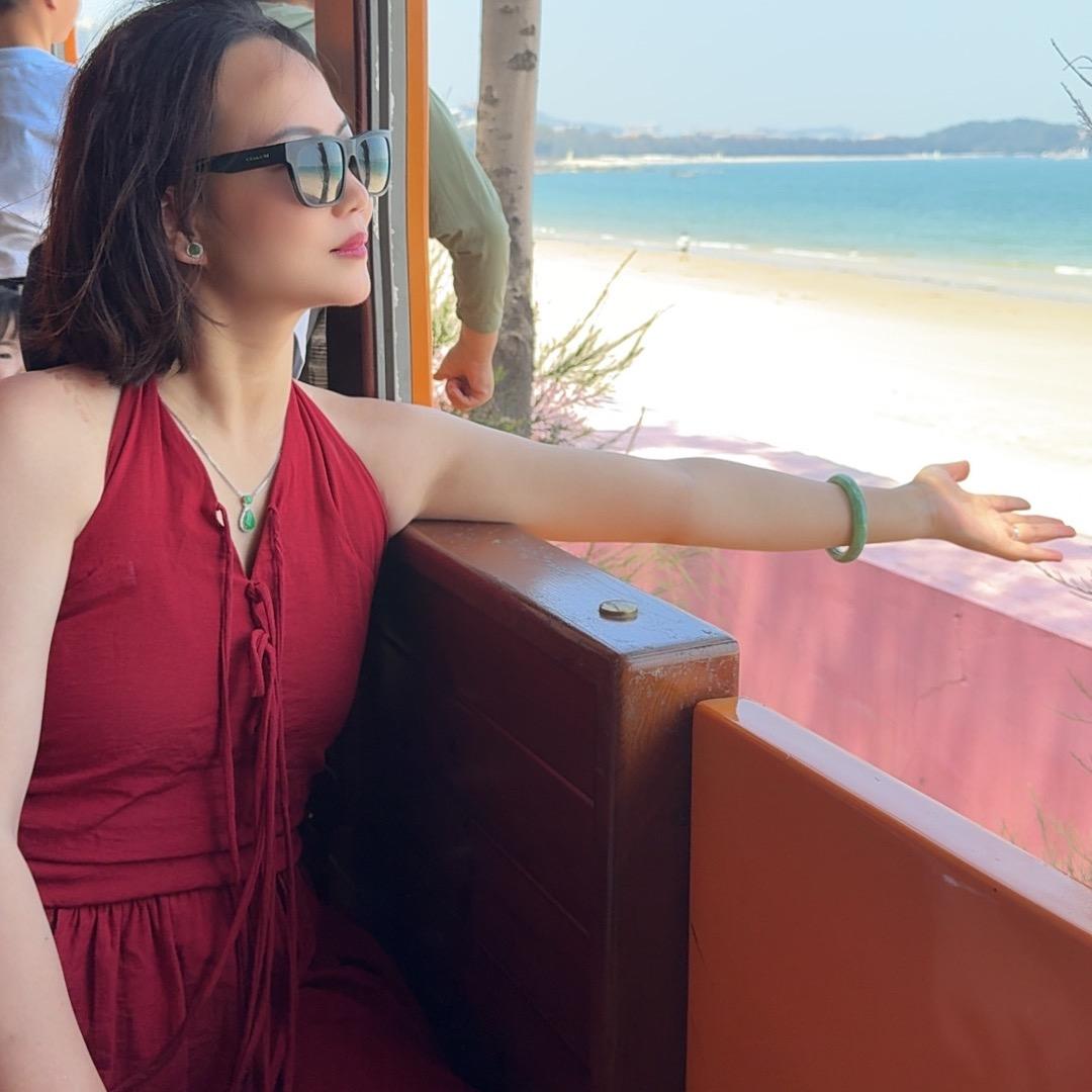 东莞市爵丽时装有限公司