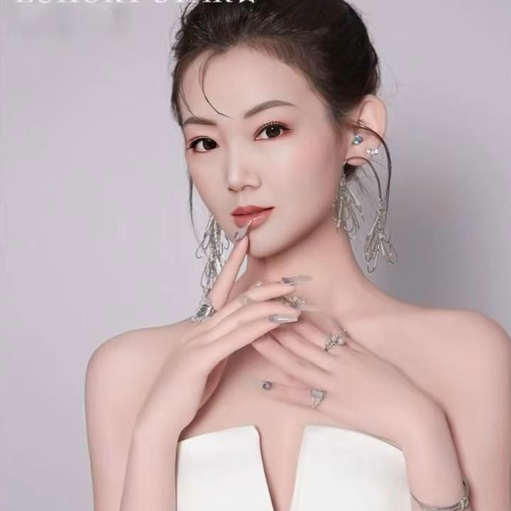 呼叫吕串串