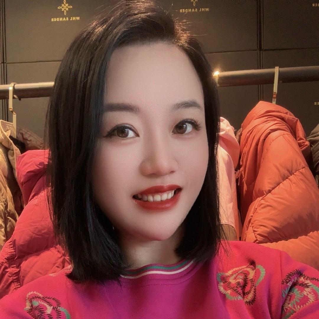 溪蔺休闲服饰朱朱