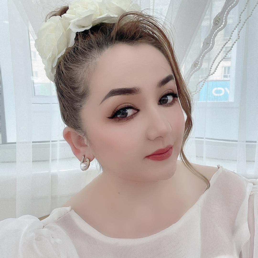 巴哈尔女装