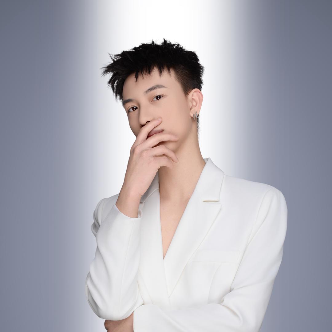 尔滨潮男发型天花板_王伟