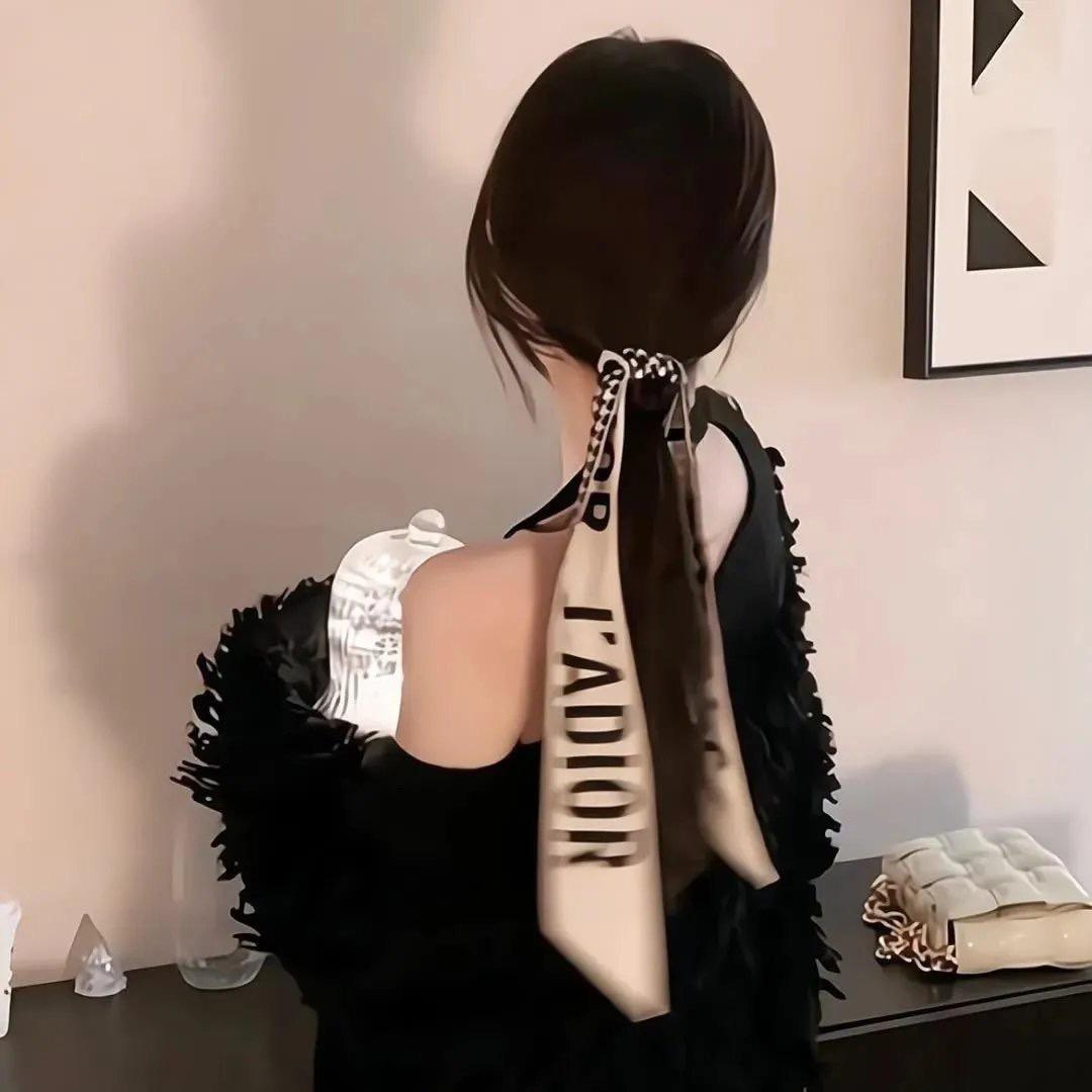 晓洁.