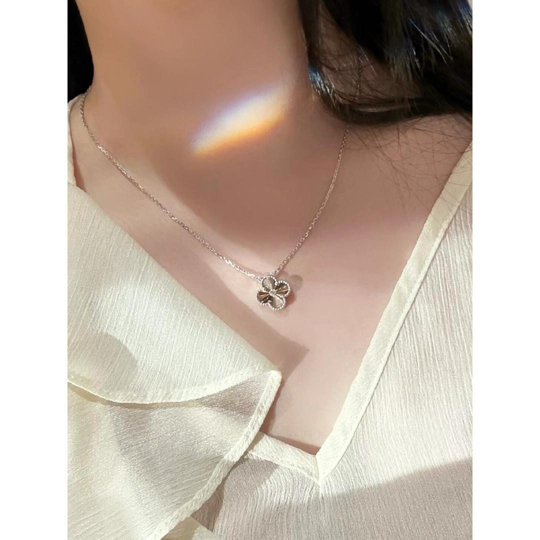 董董高级饰品定制