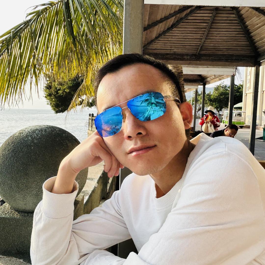 彭工（绘佳模具设计）