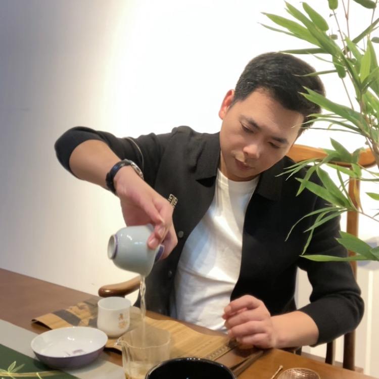 吴奇龙