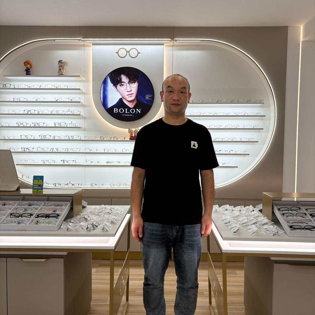 江哥漯河亿明眼镜