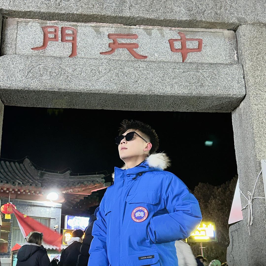 小亮.