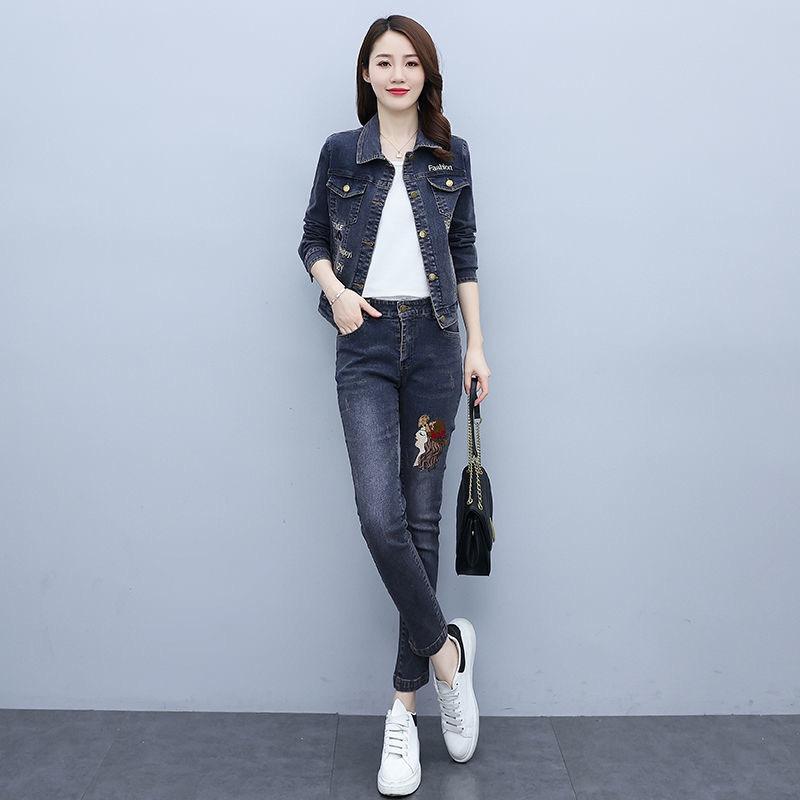 俏梓牛仔服装个体店