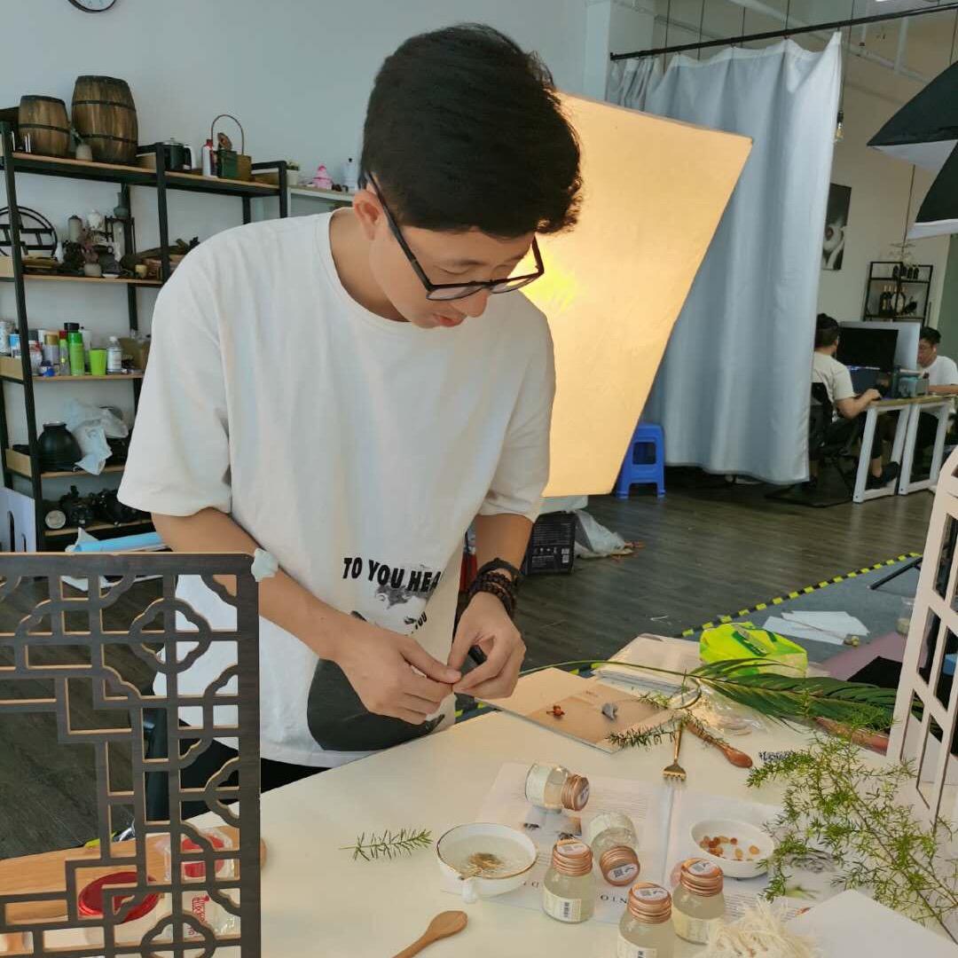 亚马逊拍摄阿福