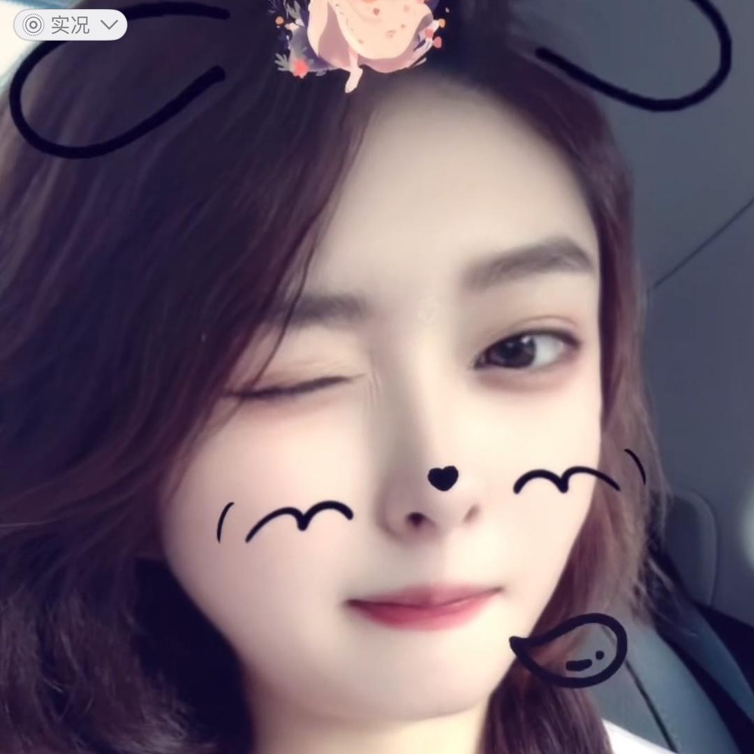 樱花树下站谁都美