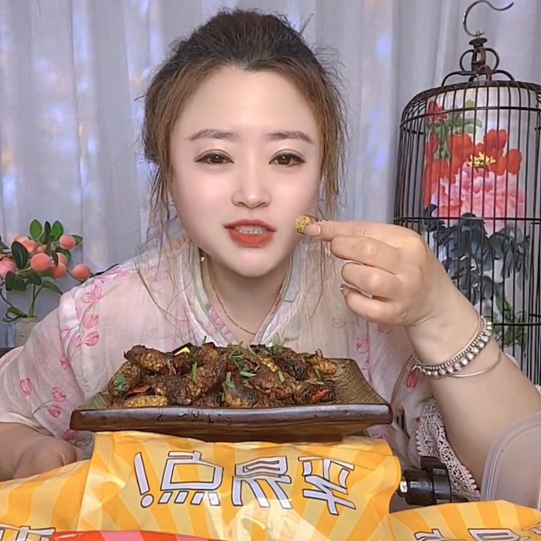 昆虫美食李小胖