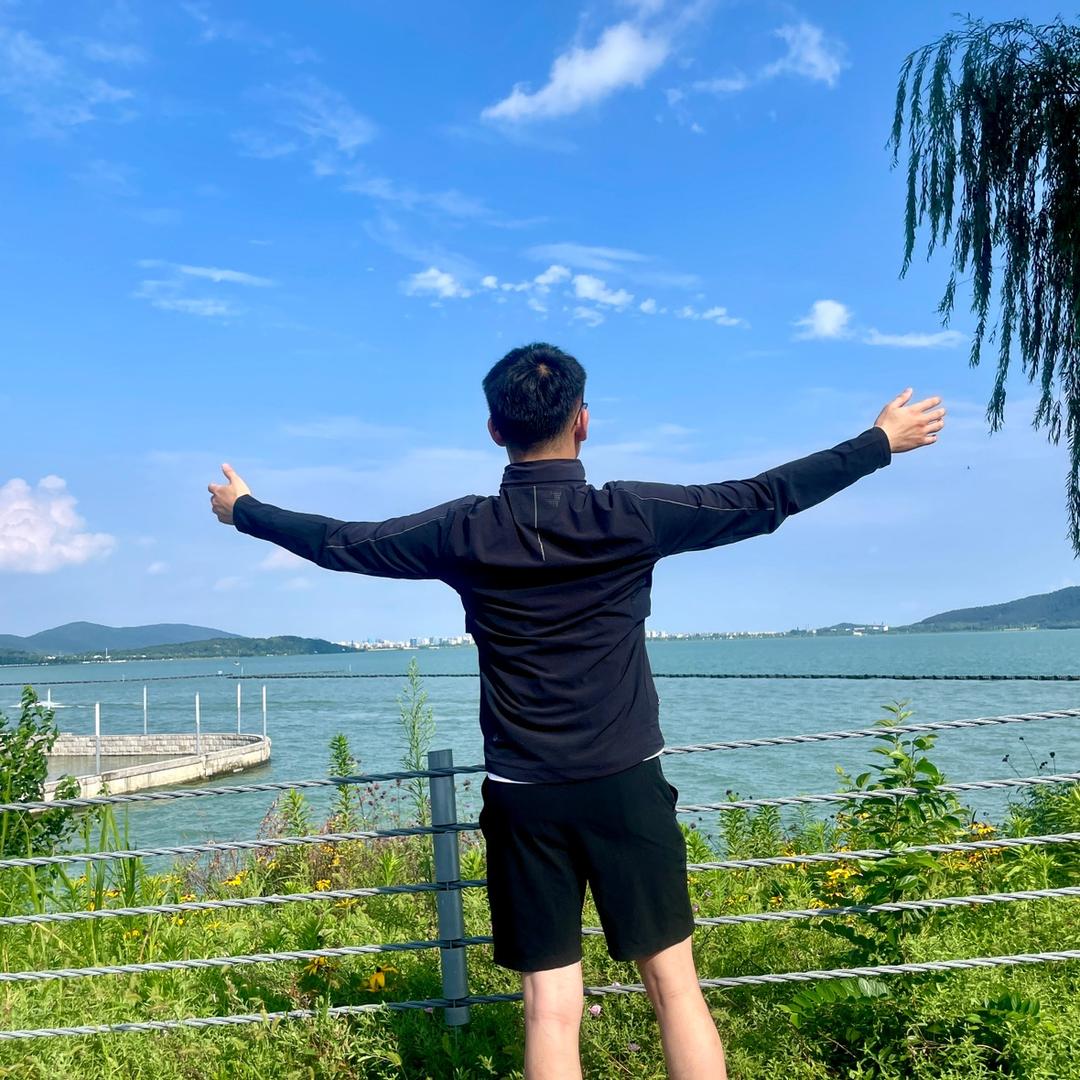 一觉睡到日三杆