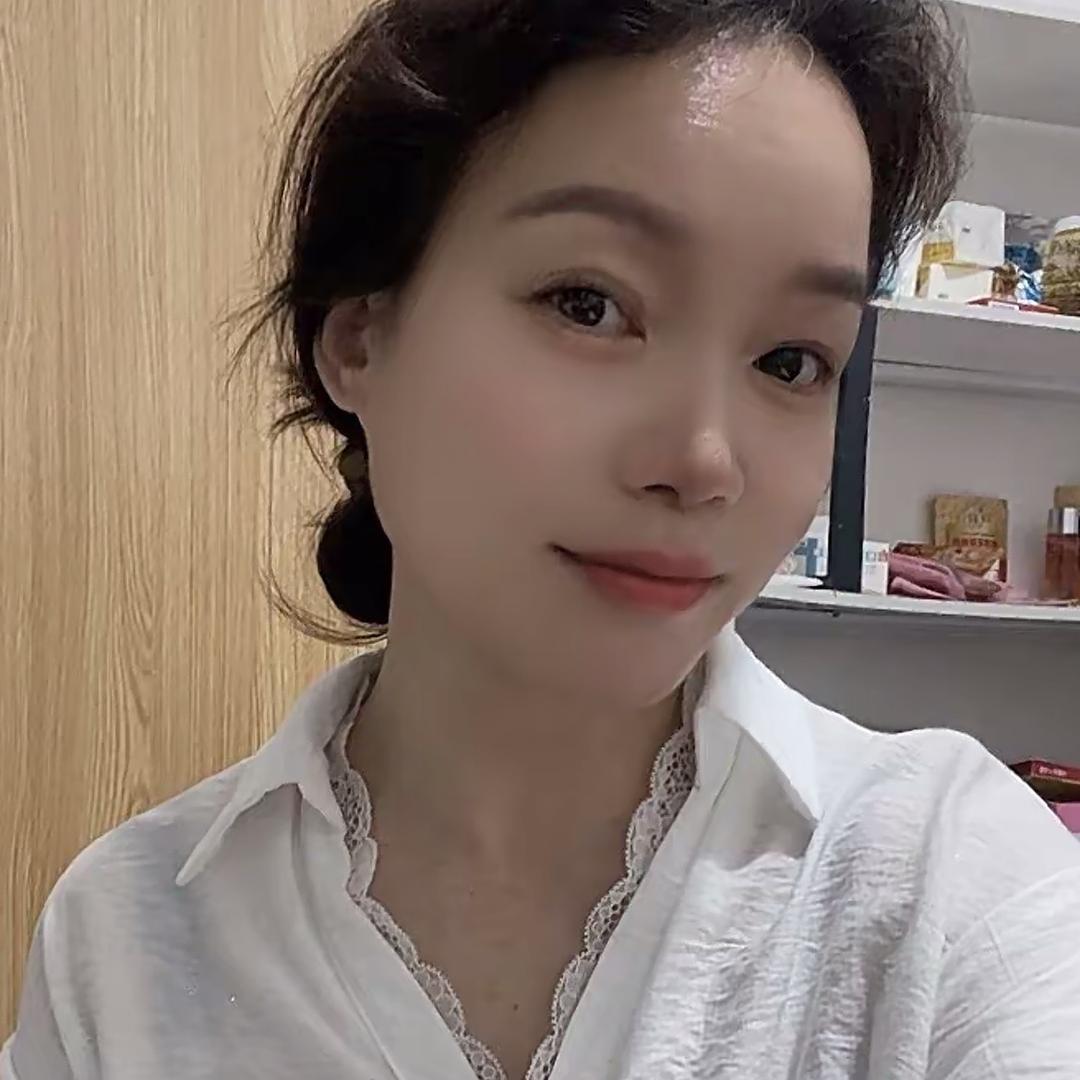 李佳