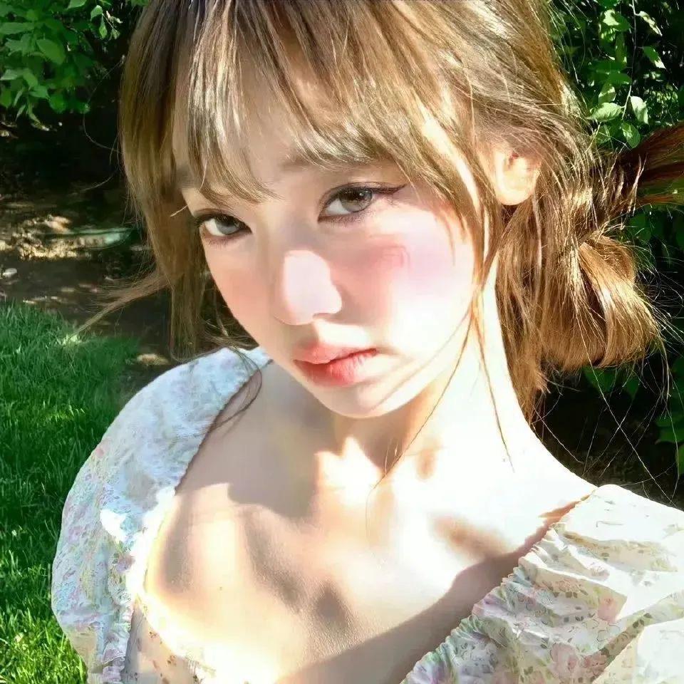 菡hann.