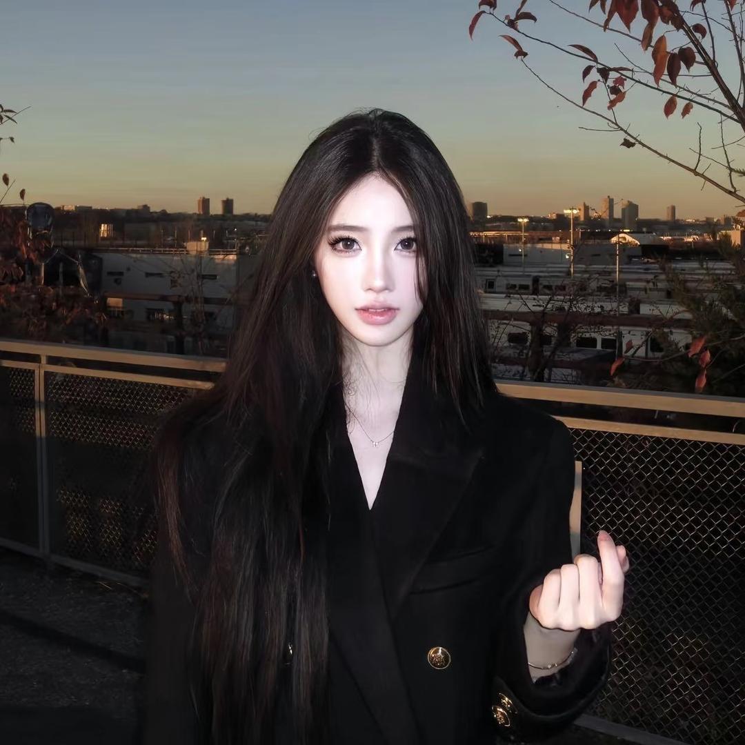 成为小何的一切.