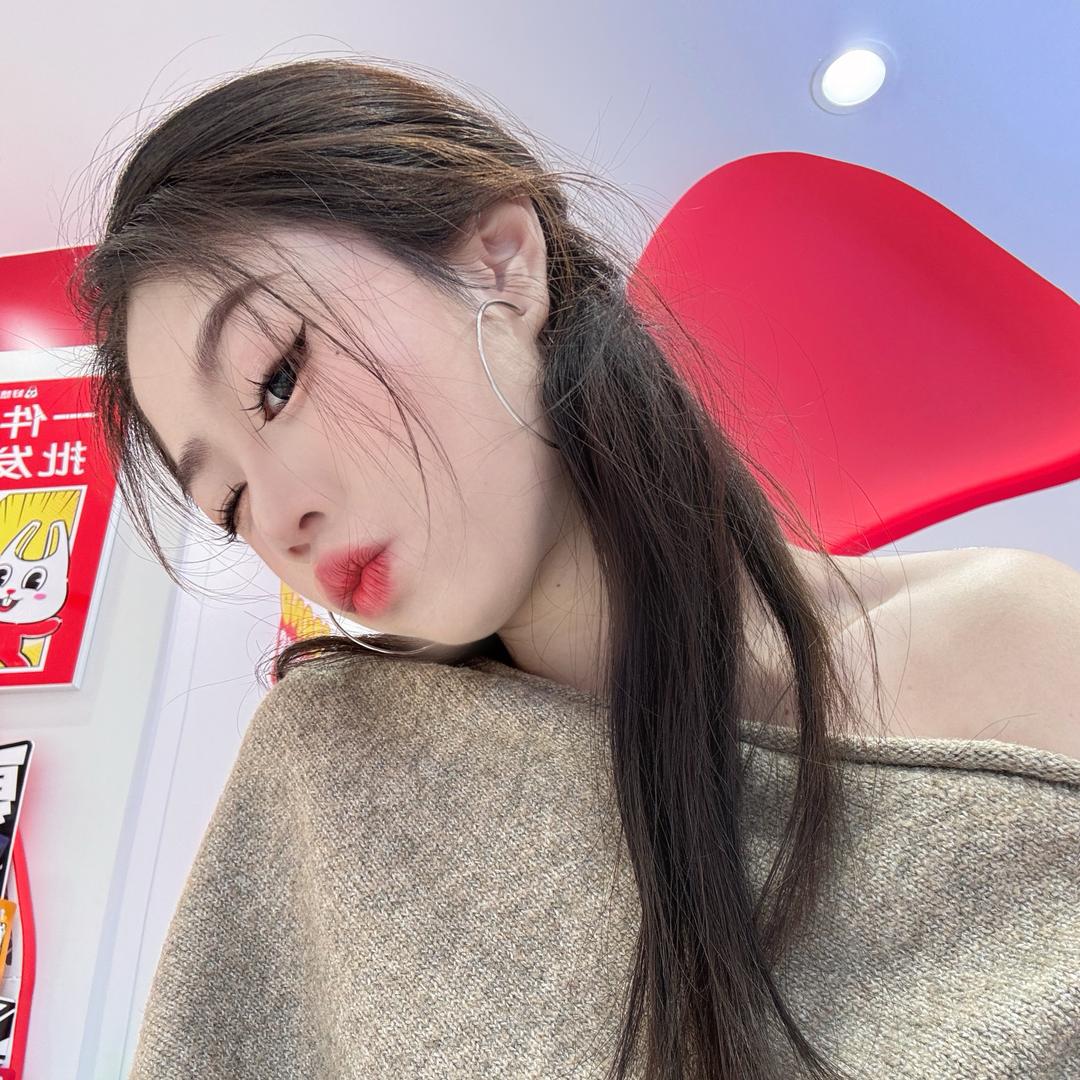 娅娅轻奢品质手工穿戴甲