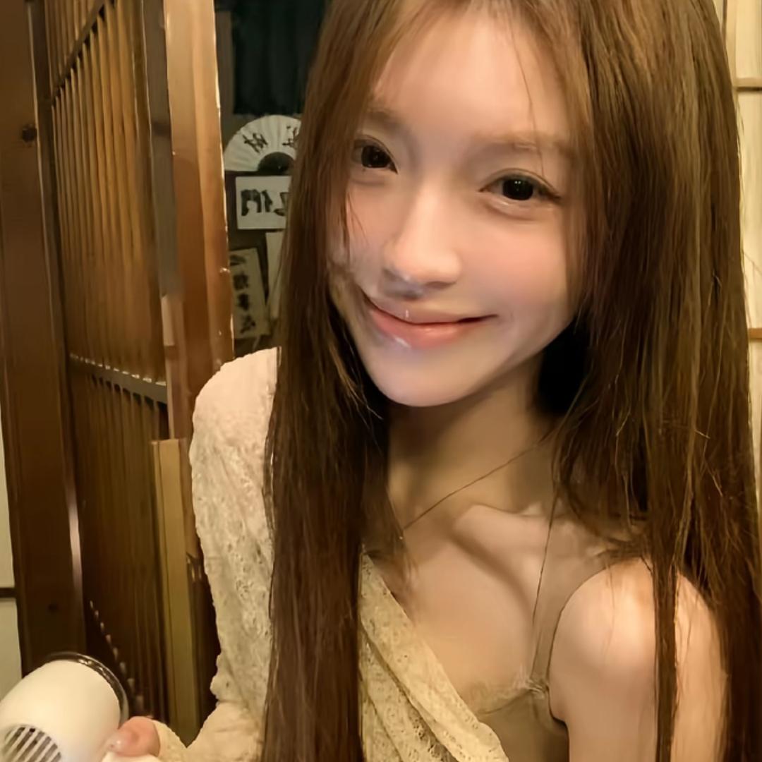 韩英.