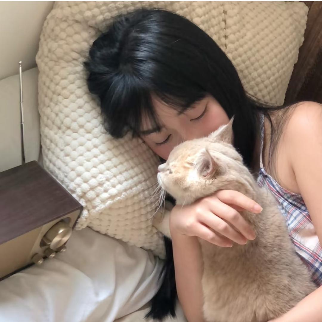 笨蛋比个耶_