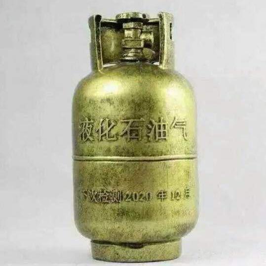 撸铁的煤气罐