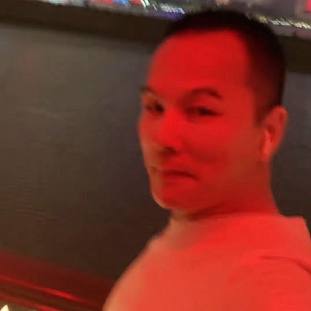 伟红