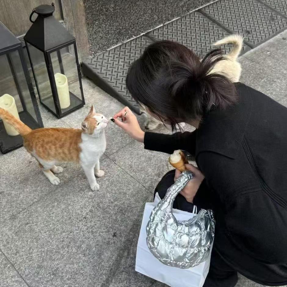 财财¥¥