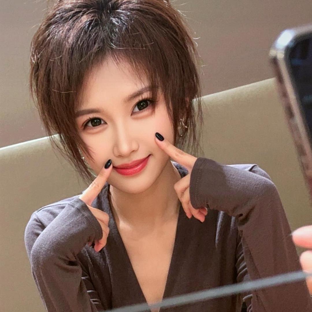 淡淡的女子