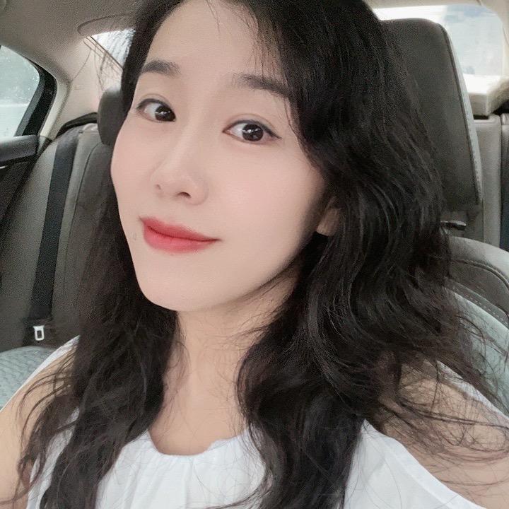 不吃草的兔子🐰