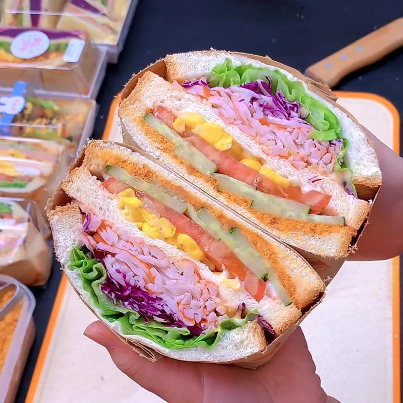 惠惠爱做三明治🥪
