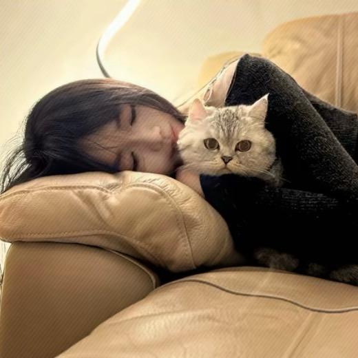 Momo.
