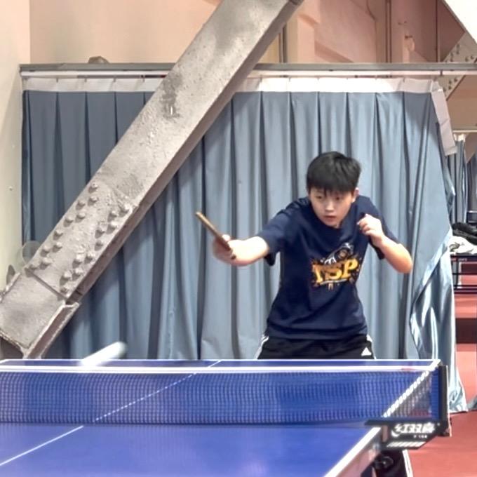 济南教乒乓的刘教练