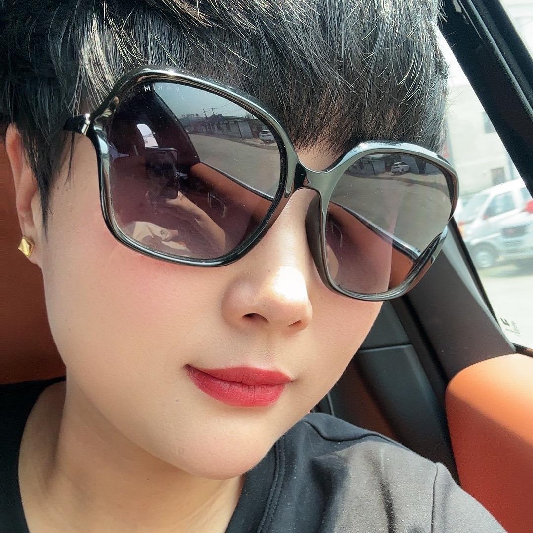 江城新流行男装店~杨颖