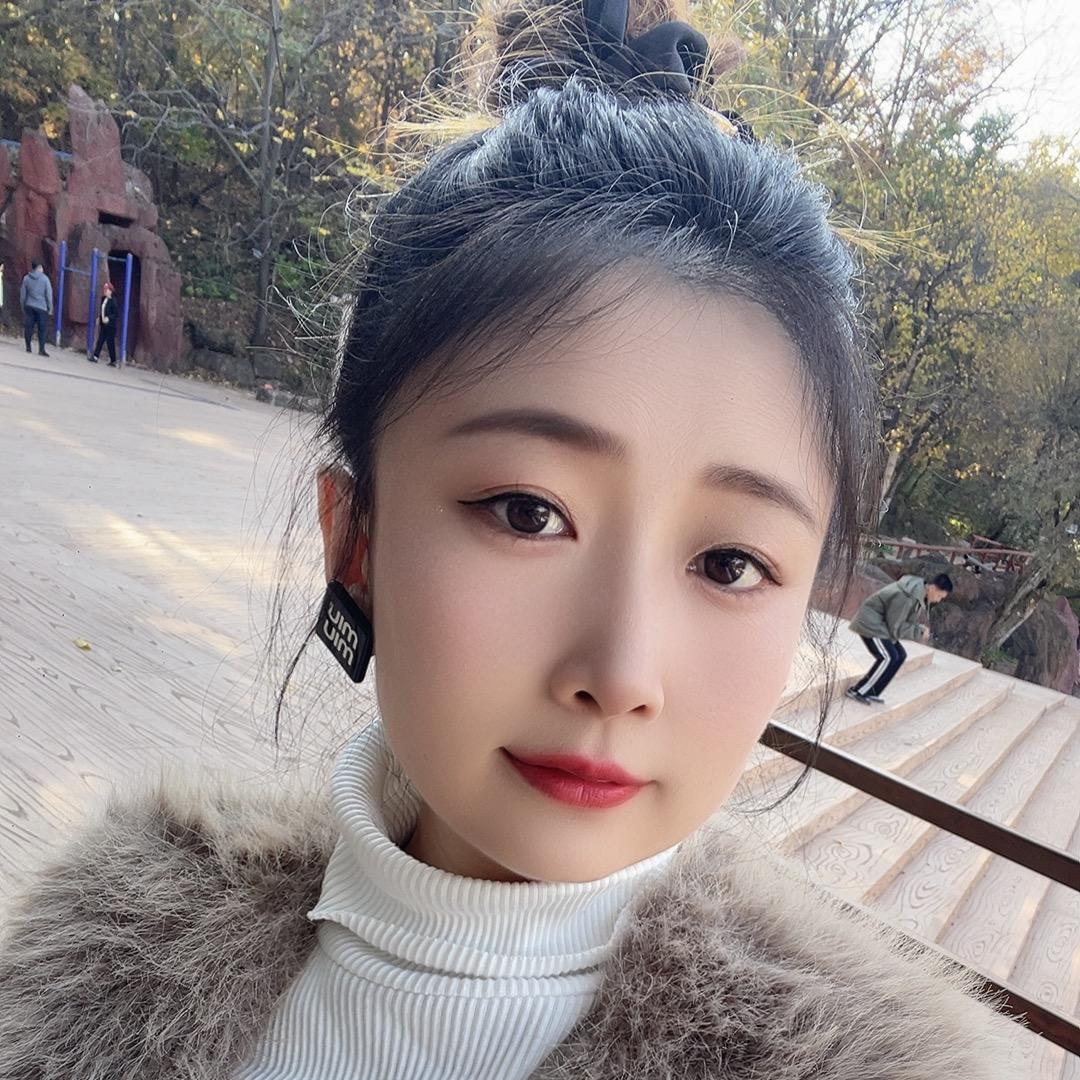 爱笑的女孩运气不会差哦