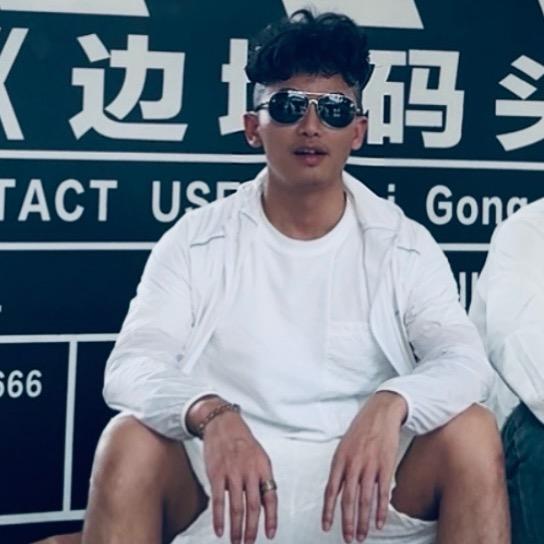 子谦🍀