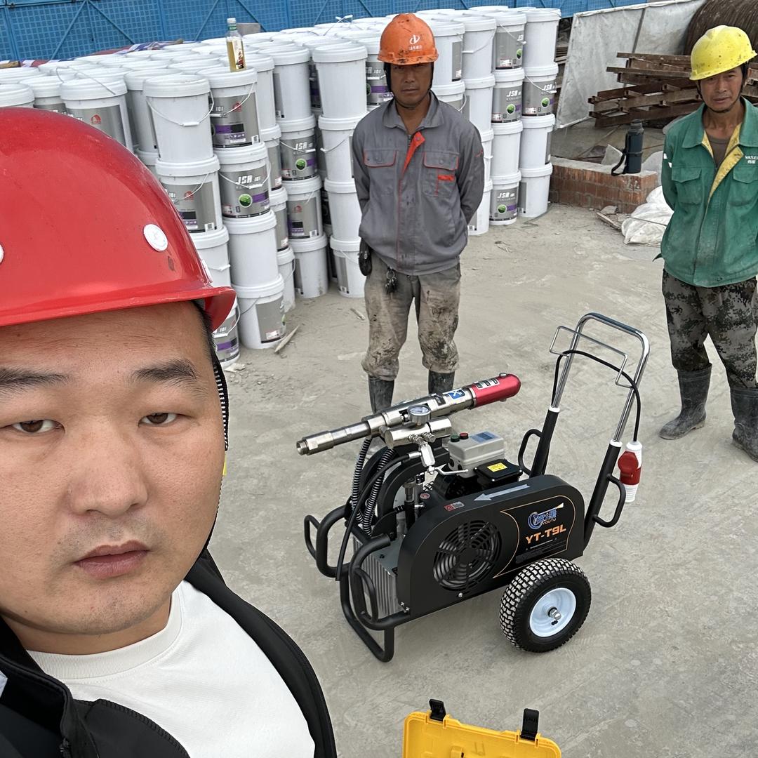 精锐防水喷涂设备