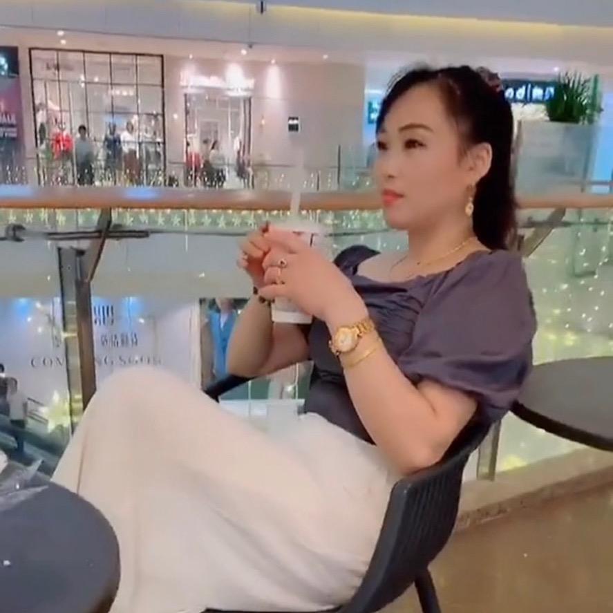 英子