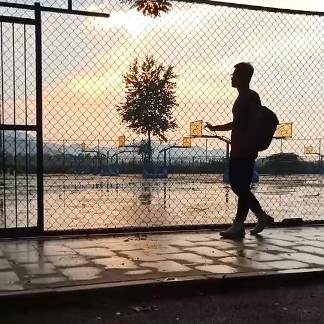 彤岩体育俱乐部