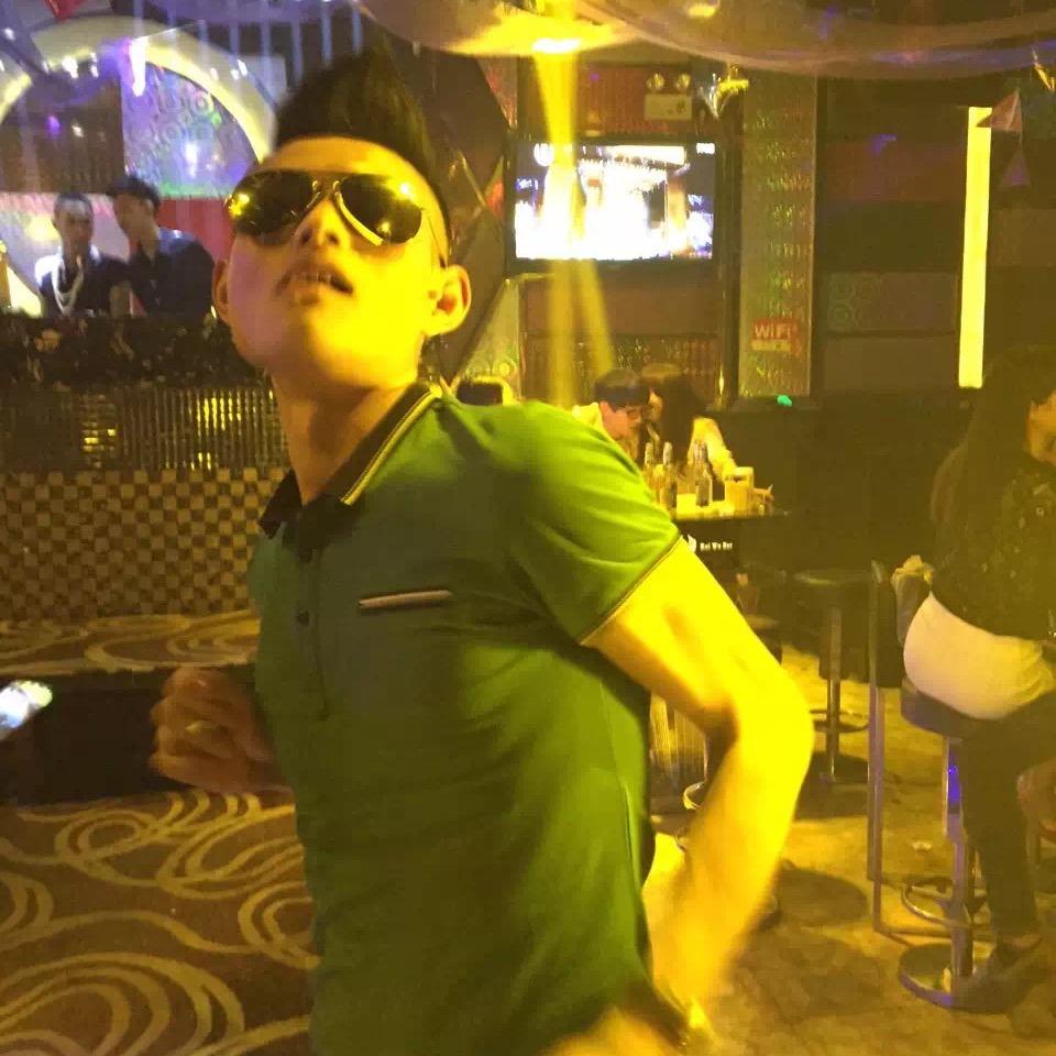 招美女歌城上班