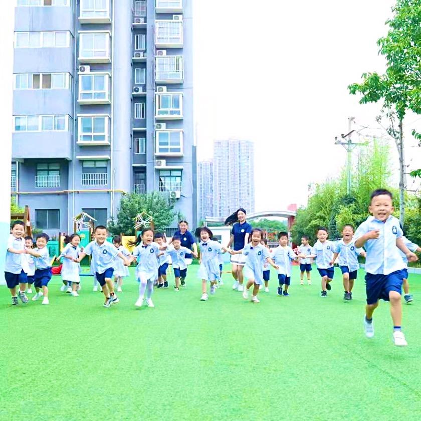 小天鹅珠江荣景托育\幼儿园
