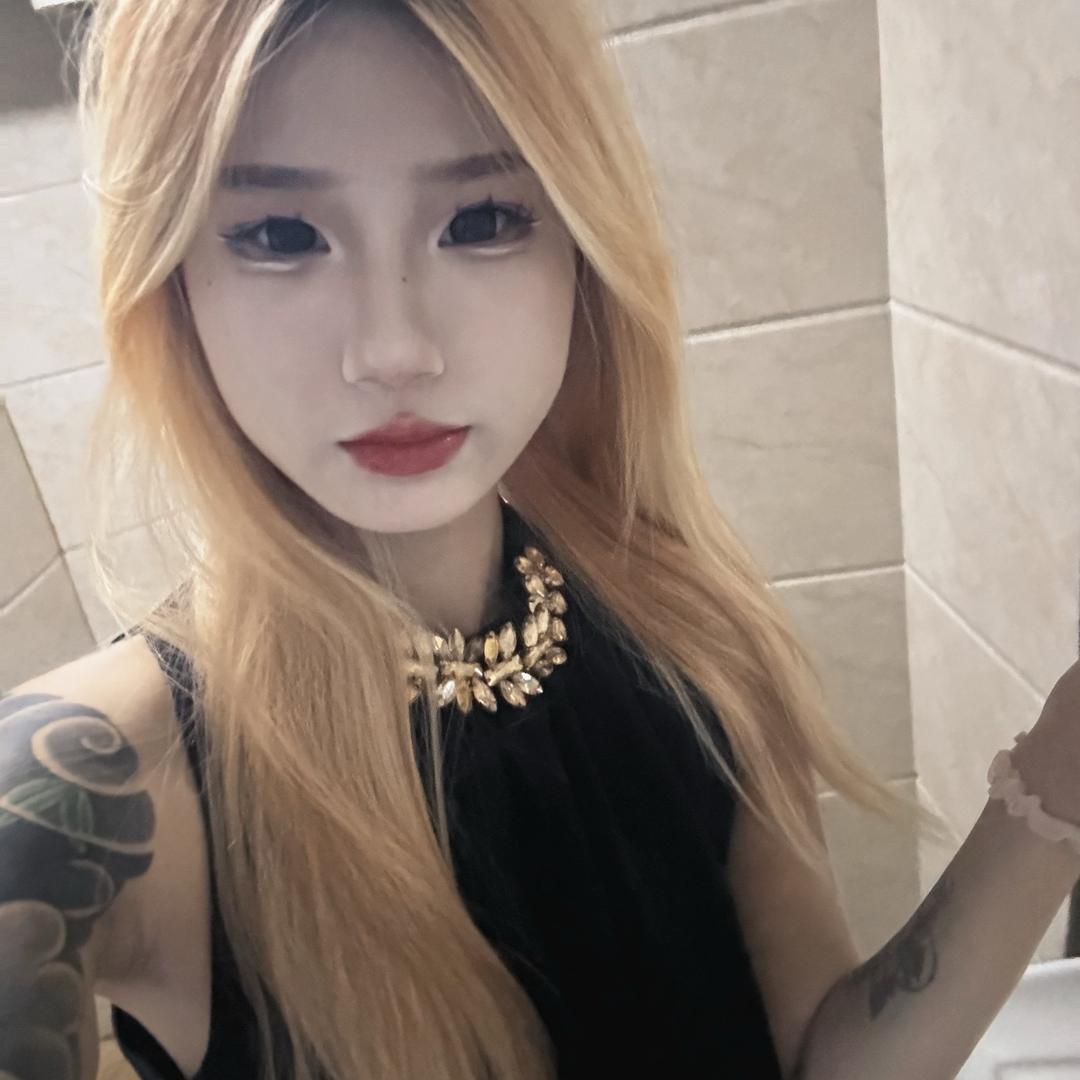 媄怡.