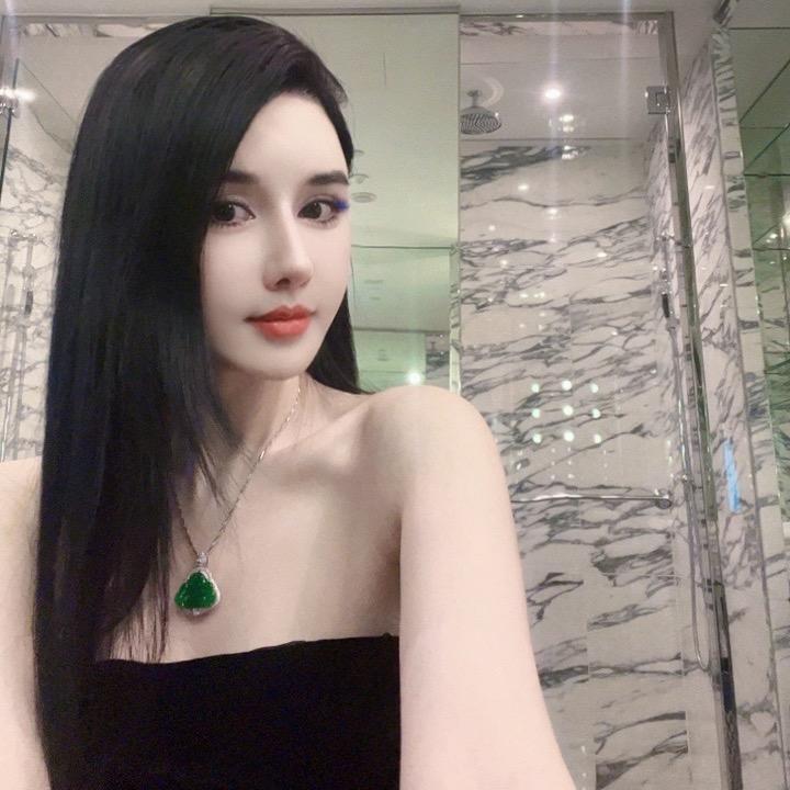 曼曼j
