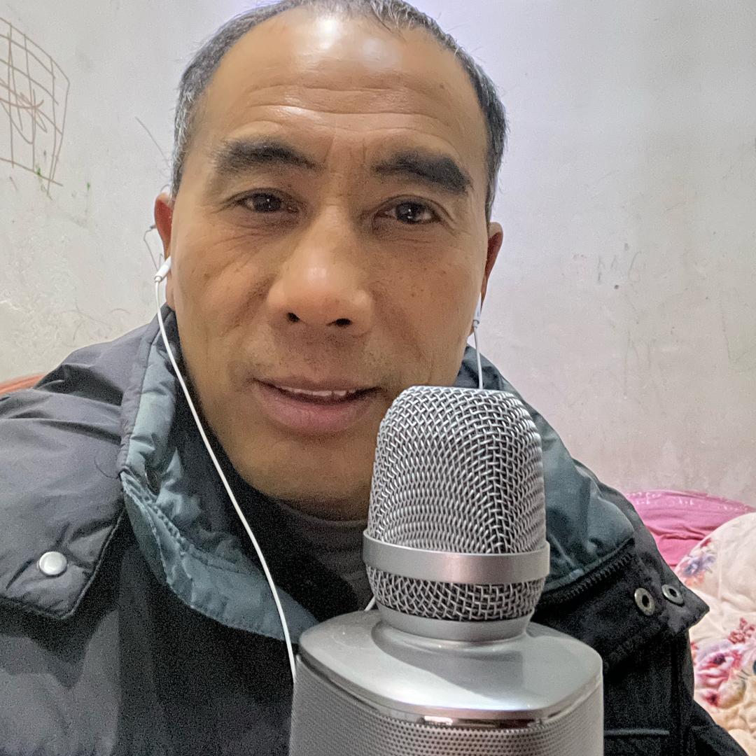 亮亮唱歌