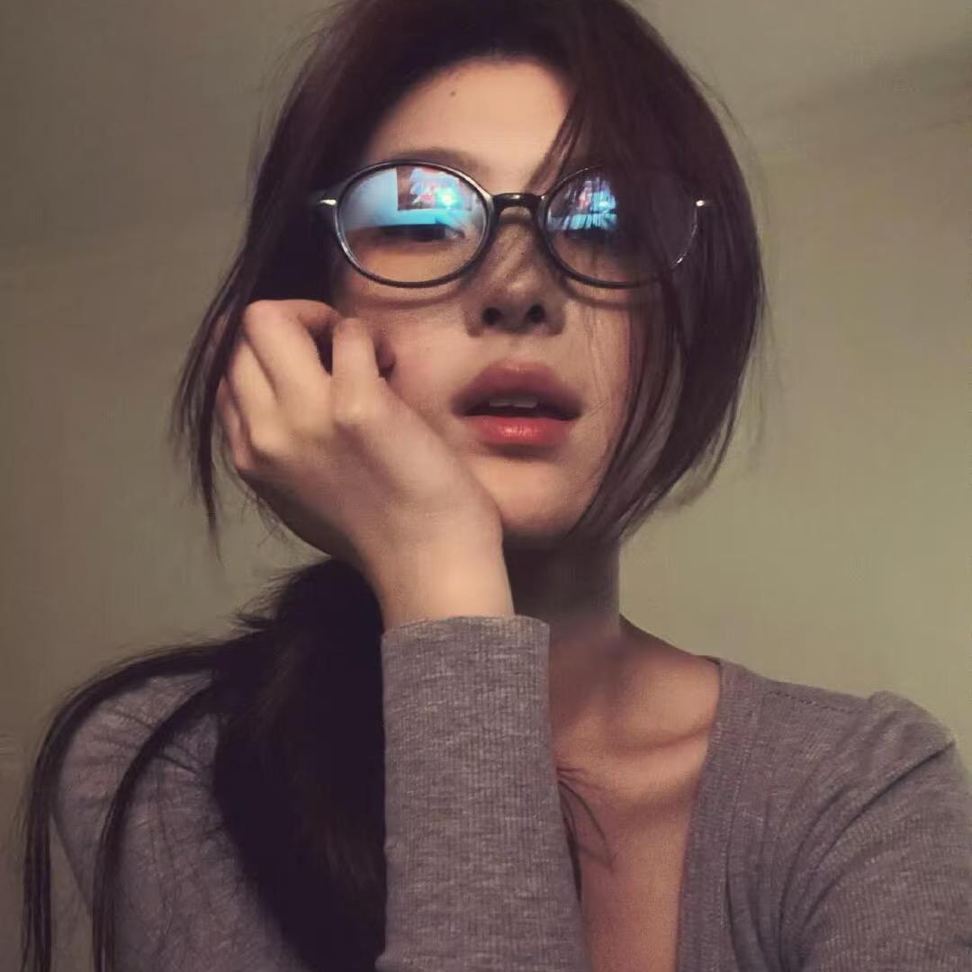 八月