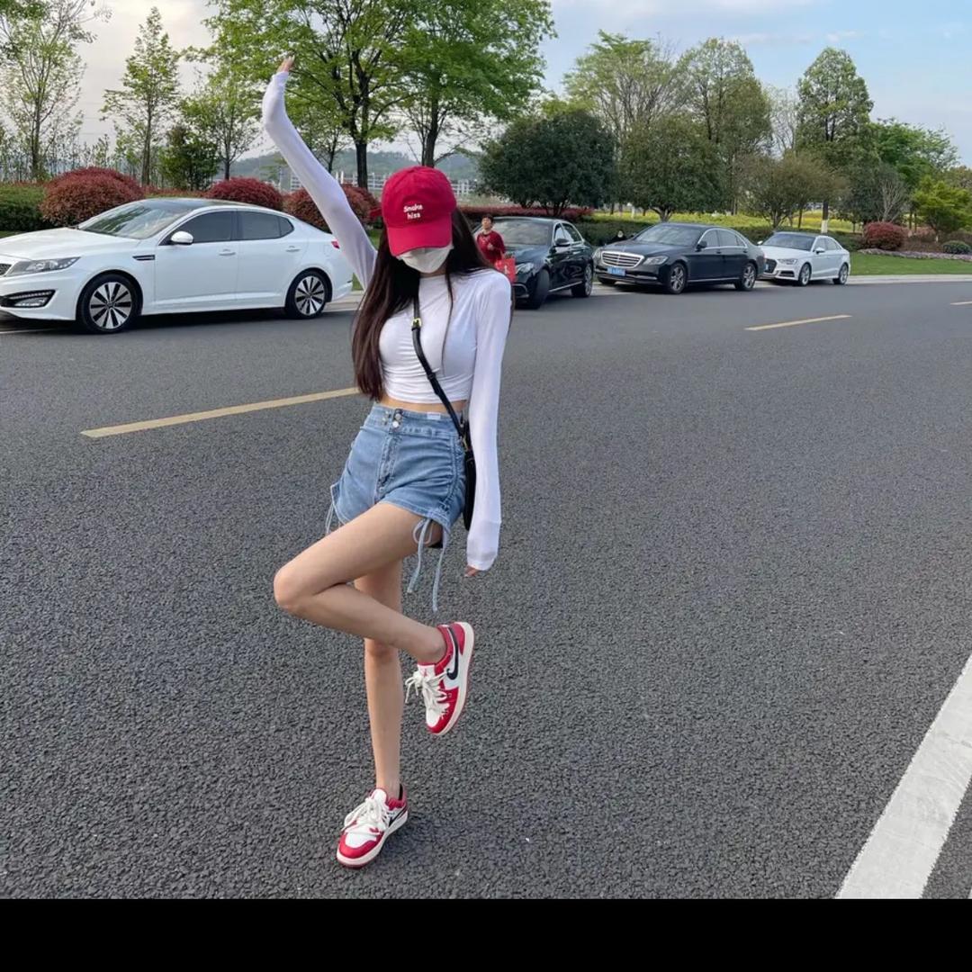 很哇塞🧍‍♀️〔连赞必拉黑〕